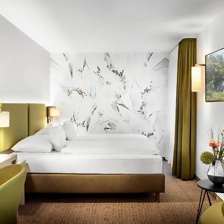 Western Favorit Hotel 3*