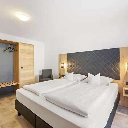 Western Favorit Otel 3*