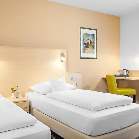 Western Favorit Hotel 3*