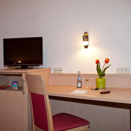 Hotel Western Favorit 3*