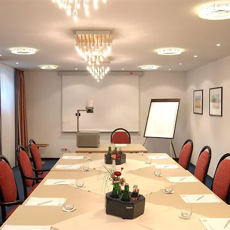 Hotel Western Favorit 3*