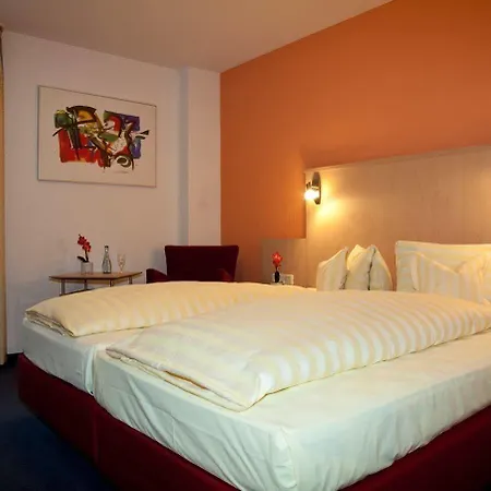 Western Favorit Hotel