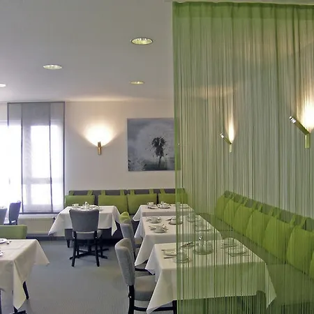Hotel Western Favorit 3*